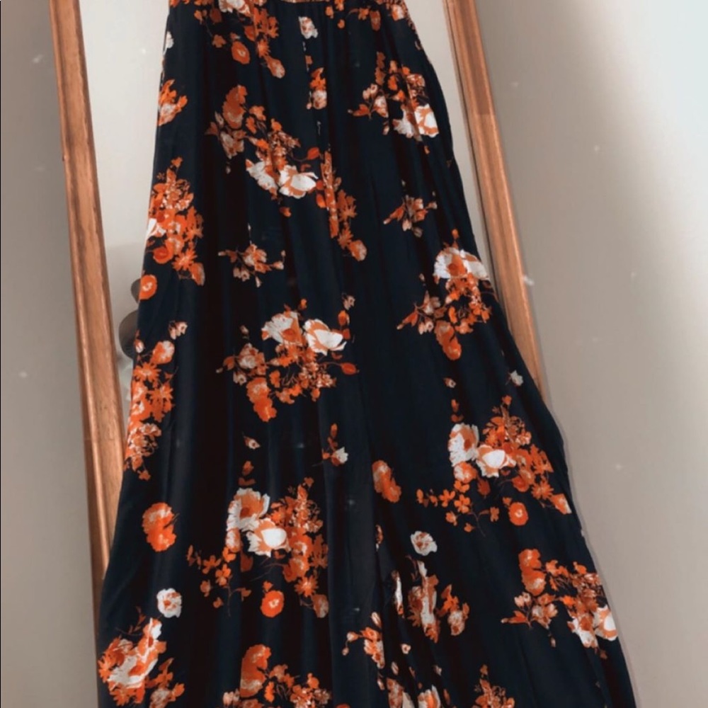 Clothes - Picture 3 of 8